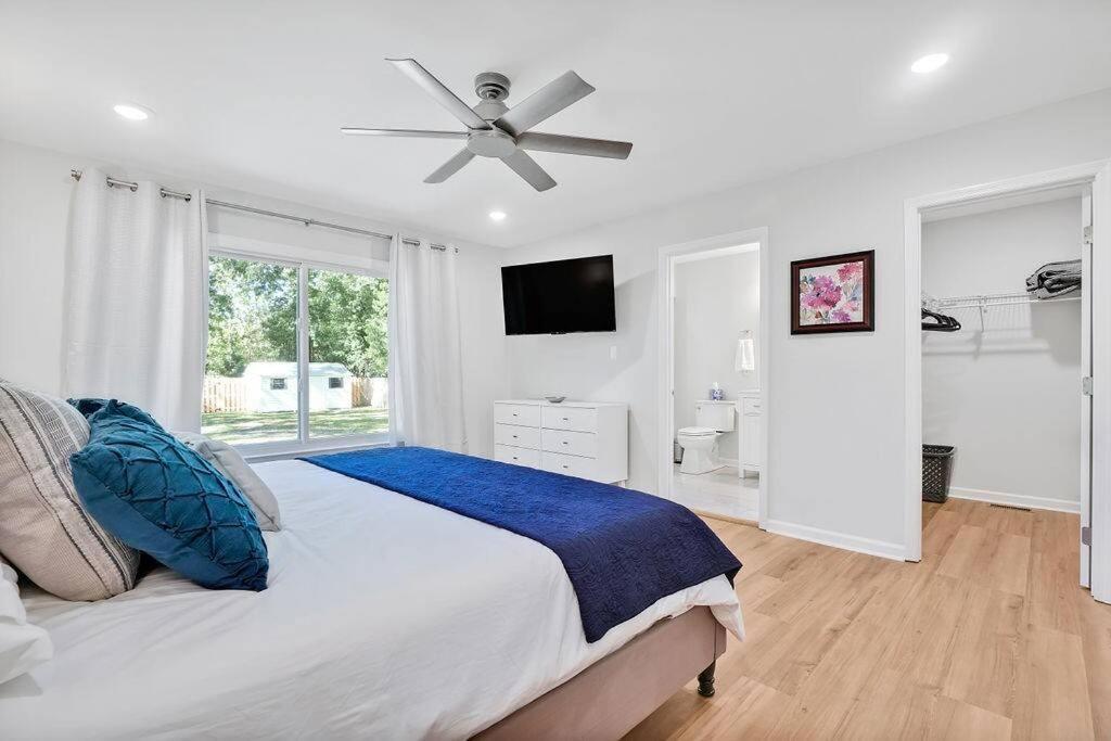 Вилла Middle Sound Hideaway~Beaches, Shopping, Families Уилмингтон Экстерьер фото