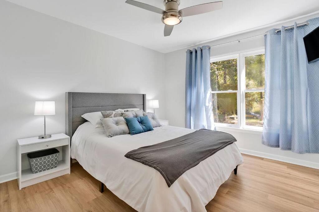 Вилла Middle Sound Hideaway~Beaches, Shopping, Families Уилмингтон Экстерьер фото