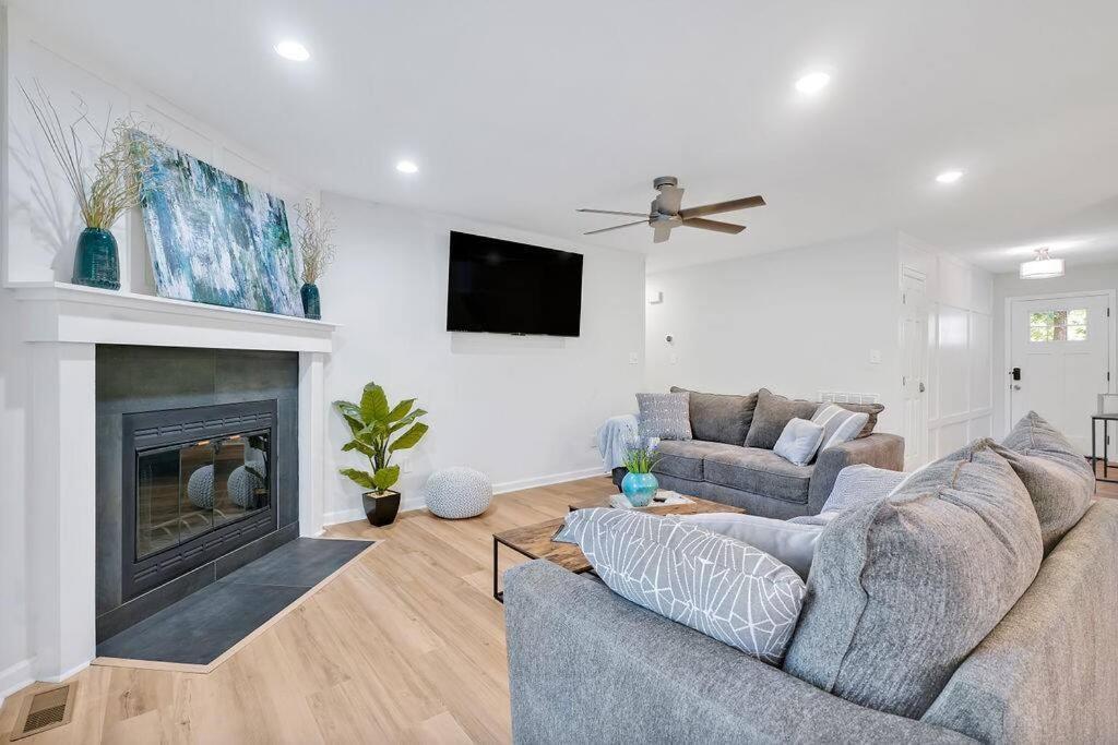 Вилла Middle Sound Hideaway~Beaches, Shopping, Families Уилмингтон Экстерьер фото