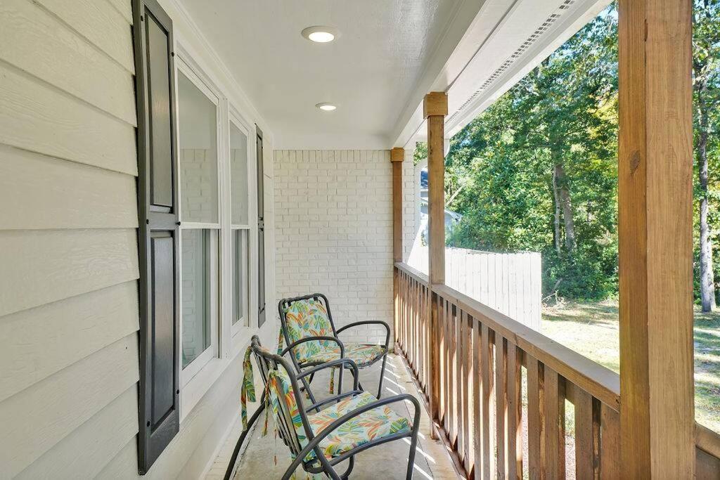 Вилла Middle Sound Hideaway~Beaches, Shopping, Families Уилмингтон Экстерьер фото